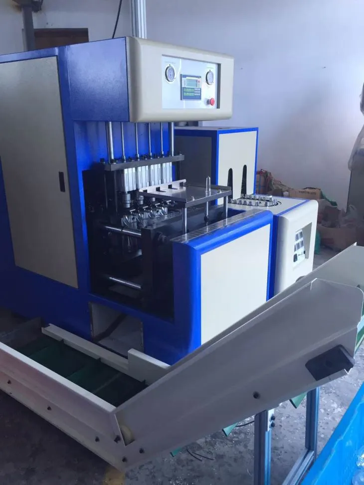 Déantóir Díol Díreach PET Séidire De Lámh Buidéal Plaisteacha Moulding Machine mhúnlú